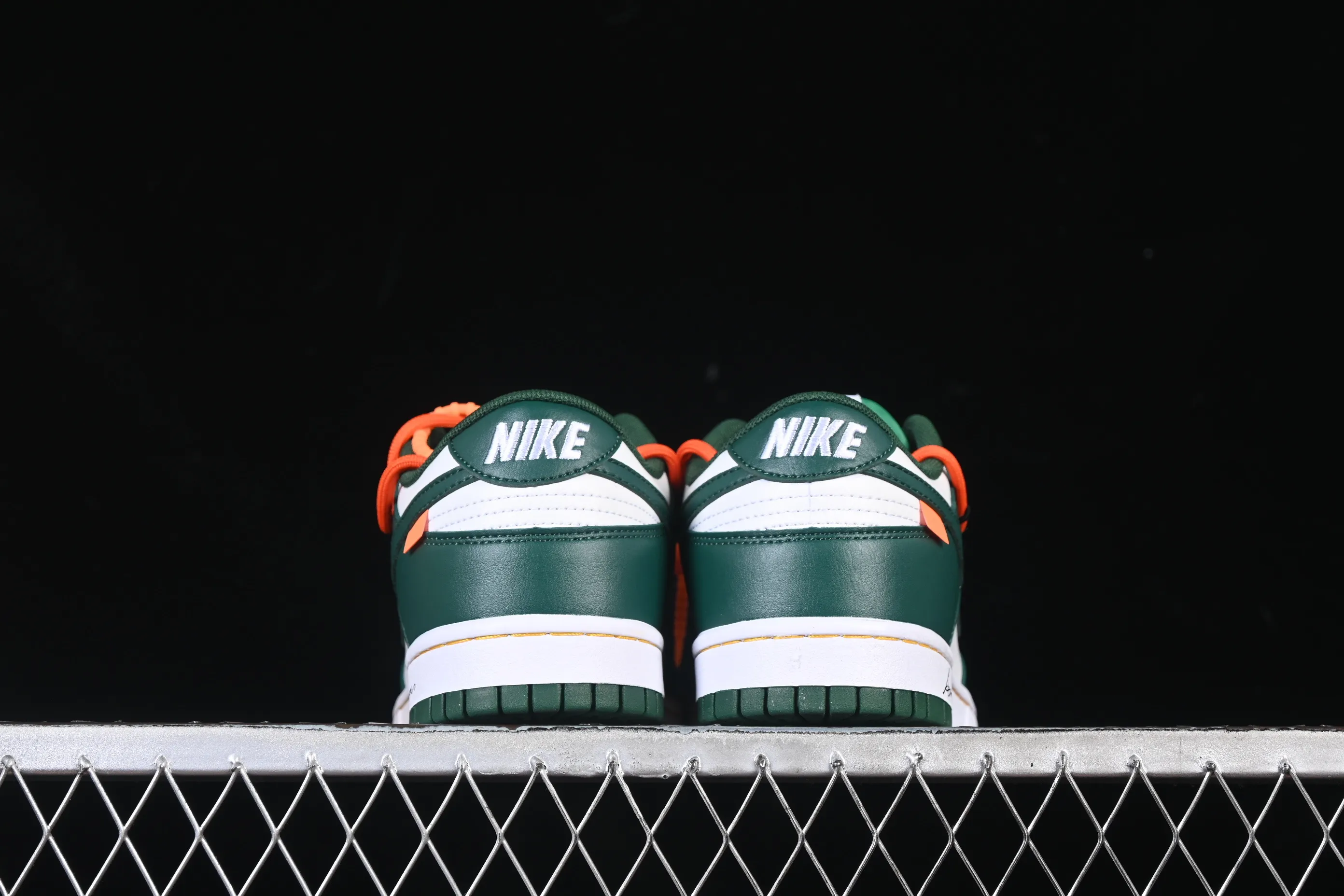 All categories Nk SB Dunk Series Nk SB Dunk Low High-end customized low-top sneakers Nike SB Dunk Low Laser Green Straps Low-top casual sneakers DD1391-101